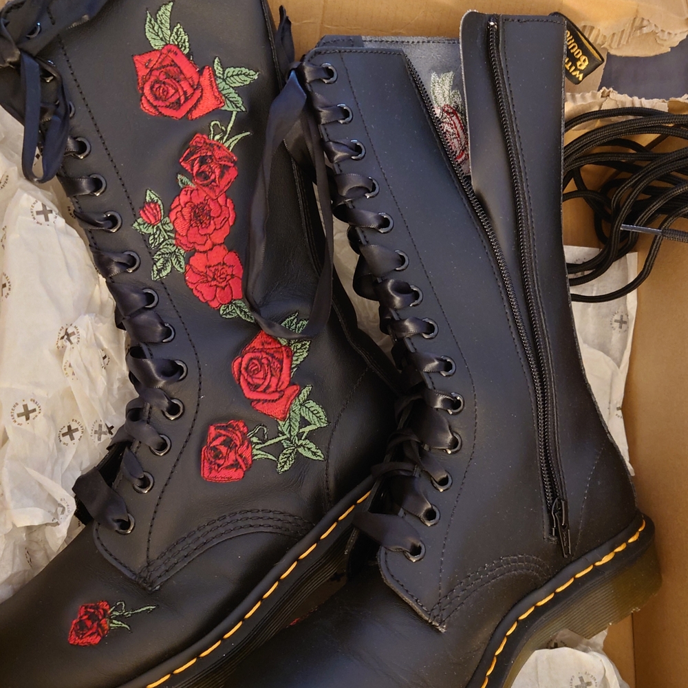 Dr. Martens Black Floral Embroidered Women's Boots